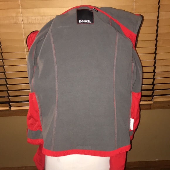 Bench jacket red size medium - Picture 7 of 9
